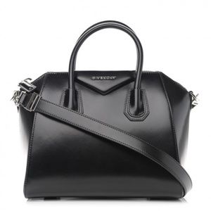 Shiny Lord Calfskin Small Antigona Black